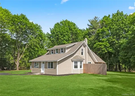 5 Long Pond Road Ridge NY 11961
