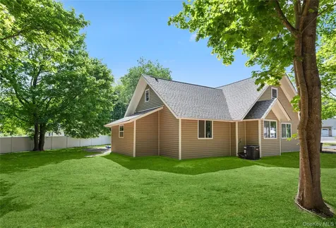 5 Long Pond Road Ridge NY 11961