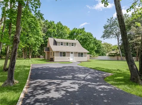 5 Long Pond Road Ridge NY 11961