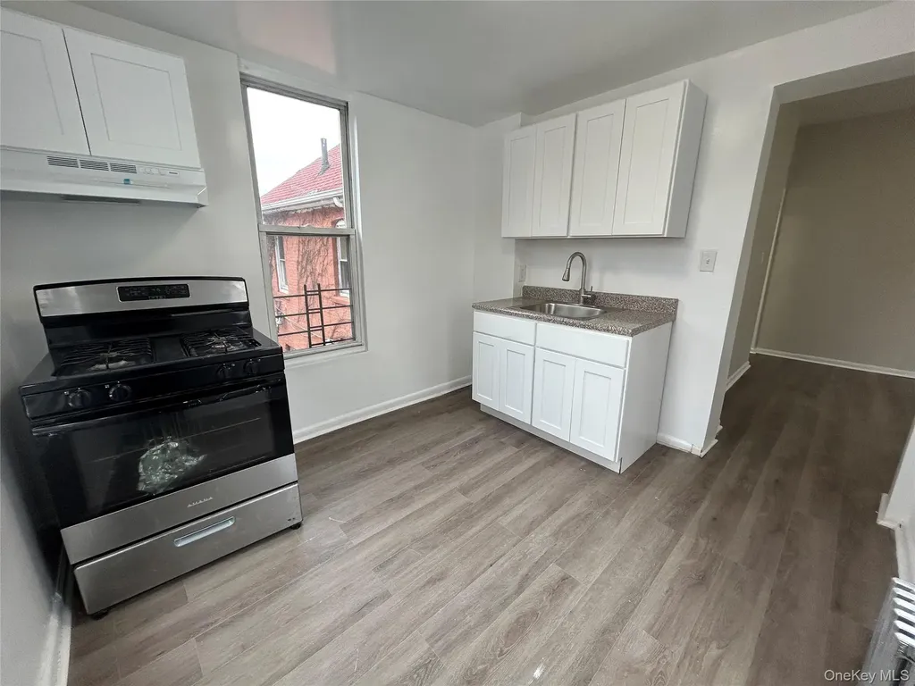 1819 Palisade Place Bronx NY 10453