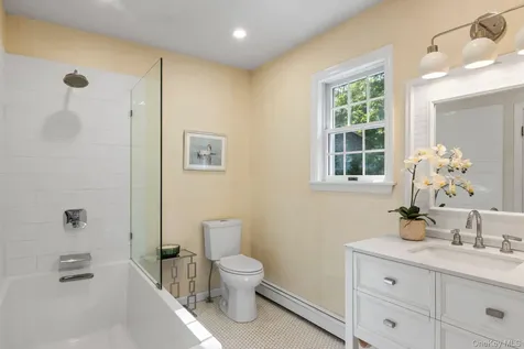 2421 Noyac Road Sag Harbor NY 11963