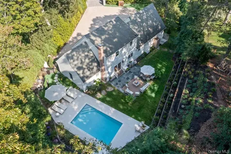 2421 Noyac Road Sag Harbor NY 11963