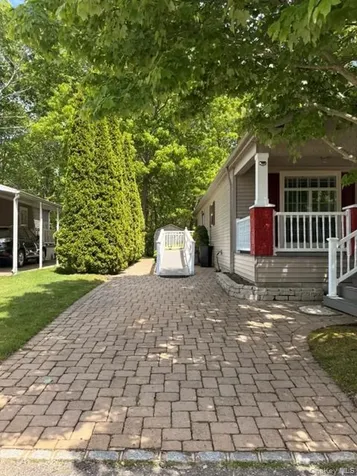 1661 Old Country Road Riverhead NY 11901