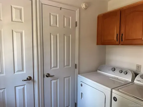 1661 Old Country Road Riverhead NY 11901
