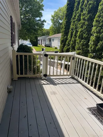 1661 Old Country Road Riverhead NY 11901