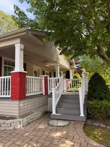 1661 Old Country Road Riverhead NY 11901
