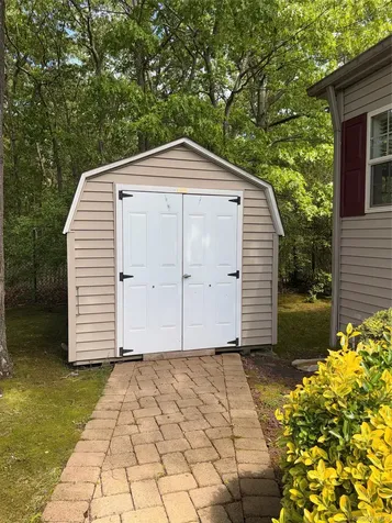 1661 Old Country Road Riverhead NY 11901