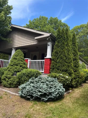 1661 Old Country Road Riverhead NY 11901