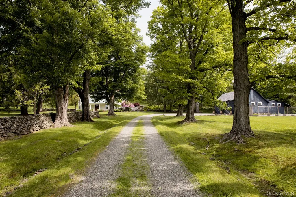 809 Quaker Hill Road Pawling NY 12564