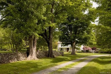 809 Quaker Hill Road Pawling NY 12564