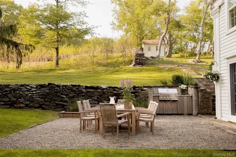 809 Quaker Hill Road Pawling NY 12564