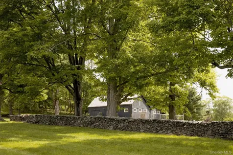 809 Quaker Hill Road Pawling NY 12564