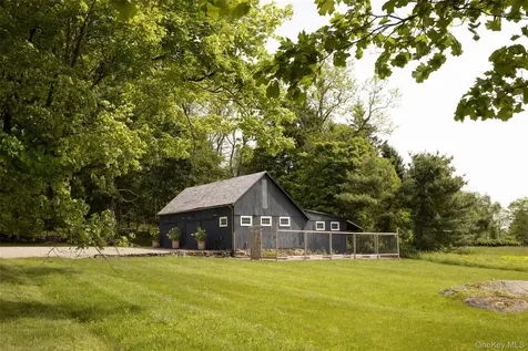 809 Quaker Hill Road Pawling NY 12564