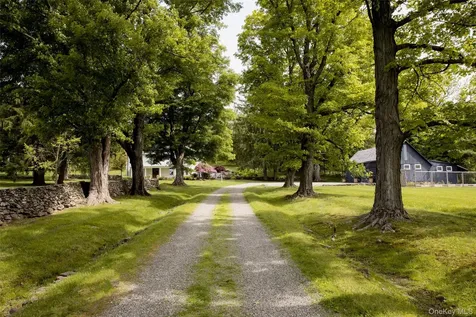 809 Quaker Hill Road Pawling NY 12564