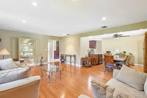 19 S Cranford Road Bardonia NY 10954