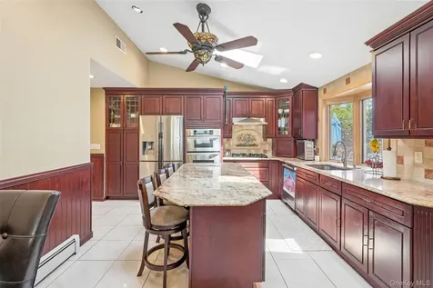 19 S Cranford Road Bardonia NY 10954
