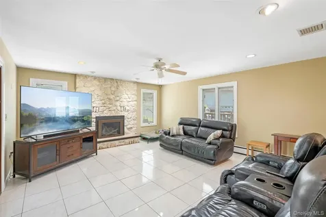 19 S Cranford Road Bardonia NY 10954