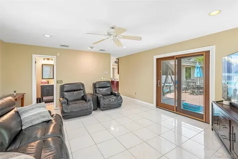 19 S Cranford Road Bardonia NY 10954