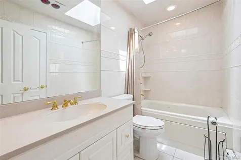 19 S Cranford Road Bardonia NY 10954