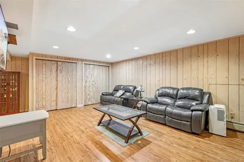 19 S Cranford Road Bardonia NY 10954