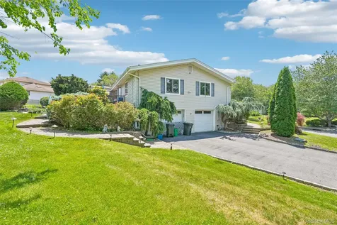 19 S Cranford Road Bardonia NY 10954