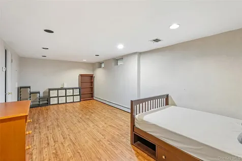 19 S Cranford Road Bardonia NY 10954