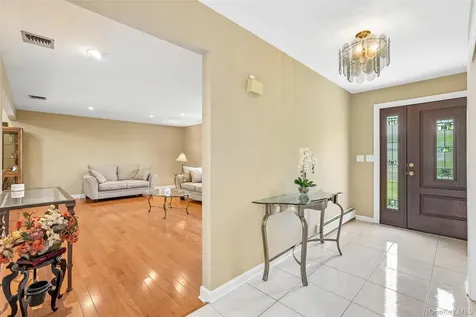 19 S Cranford Road Bardonia NY 10954
