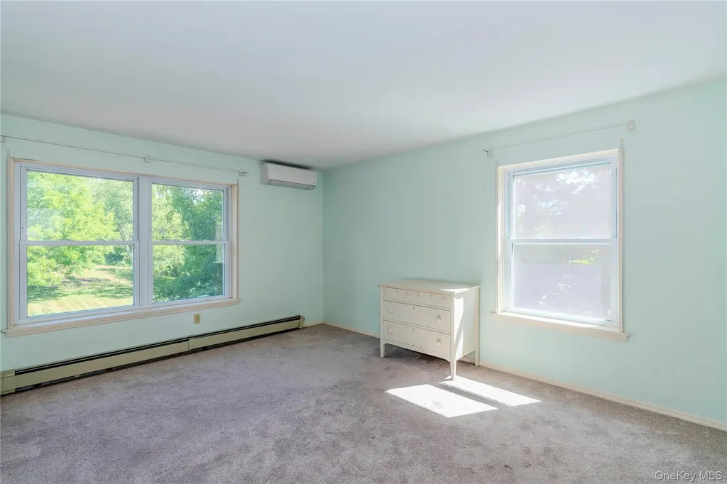 27 Goldfinch Drive Salt Point NY 12578