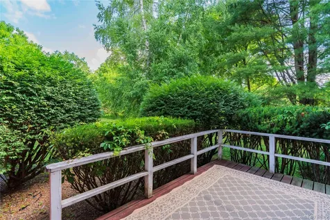 27 Goldfinch Drive Salt Point NY 12578