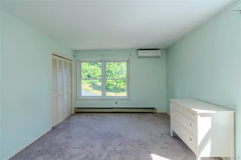 27 Goldfinch Drive Salt Point NY 12578