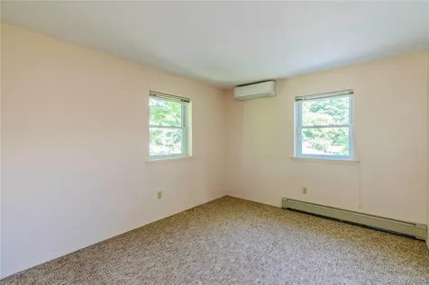 27 Goldfinch Drive Salt Point NY 12578