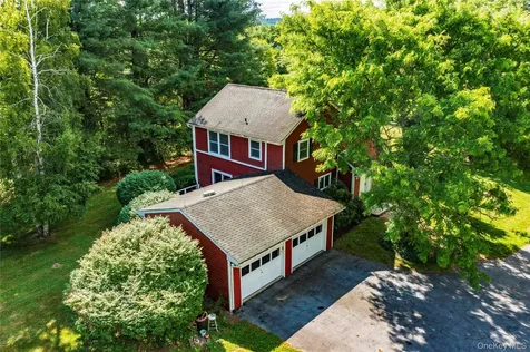 27 Goldfinch Drive Salt Point NY 12578
