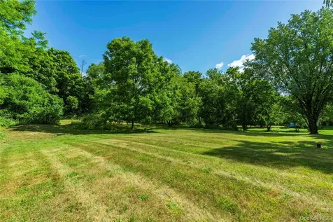 27 Goldfinch Drive Salt Point NY 12578
