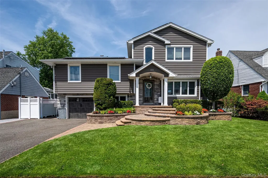 420 Philadelphia Avenue Massapequa Park NY 11762