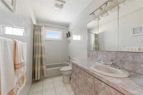 420 Philadelphia Avenue Massapequa Park NY 11762