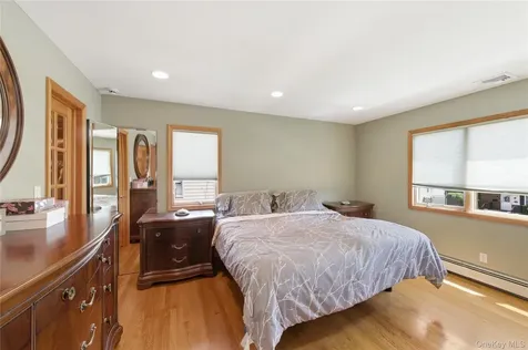420 Philadelphia Avenue Massapequa Park NY 11762