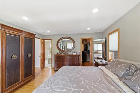 420 Philadelphia Avenue Massapequa Park NY 11762