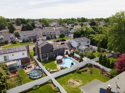 420 Philadelphia Avenue Massapequa Park NY 11762