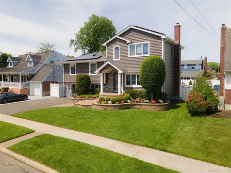 420 Philadelphia Avenue Massapequa Park NY 11762