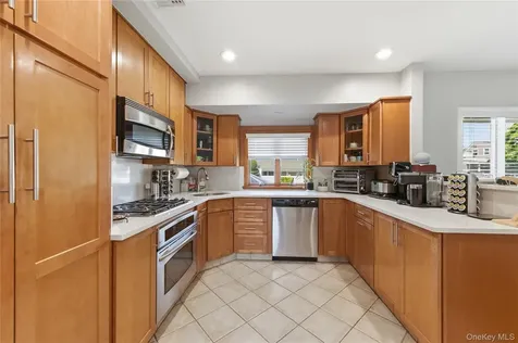 420 Philadelphia Avenue Massapequa Park NY 11762