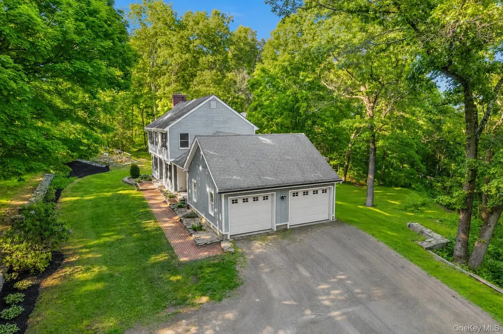 34 Contour Lane Salt Point NY 12578
