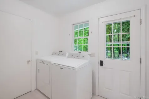 34 Contour Lane Salt Point NY 12578