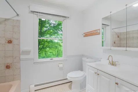 34 Contour Lane Salt Point NY 12578