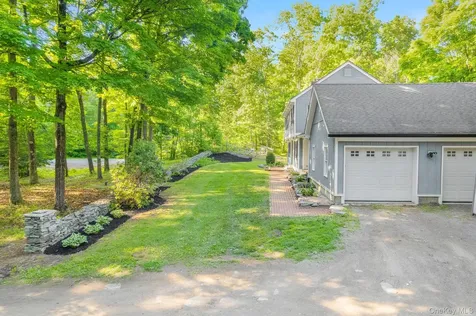 34 Contour Lane Salt Point NY 12578