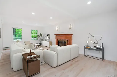34 Contour Lane Salt Point NY 12578