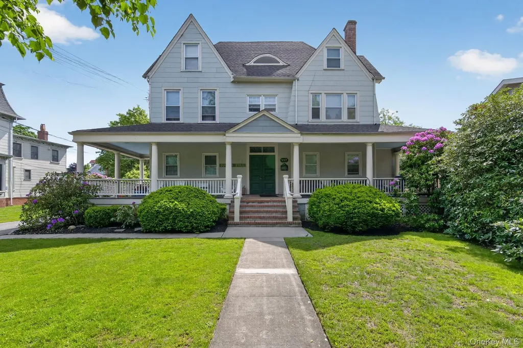 113, 117, 121, 123, 125, 15, 17 Fire Island Ave./hewlett Ct. Avenue Babylon NY 11702