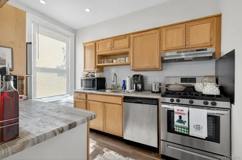 113, 117, 121, 123, 125, 15, 17 Fire Island Ave./hewlett Ct. Avenue Babylon NY 11702