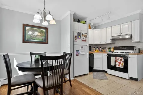 113, 117, 121, 123, 125, 15, 17 Fire Island Ave./hewlett Ct. Avenue Babylon NY 11702