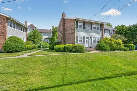 113, 117, 121, 123, 125, 15, 17 Fire Island Ave./hewlett Ct. Avenue Babylon NY 11702