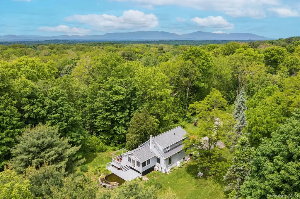 10 Pilgrims Progress Road Rhinebeck NY 12572
